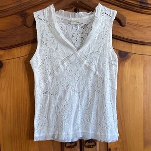 Elegant Neesh by D.A R. White Lace Sleeveless Top
